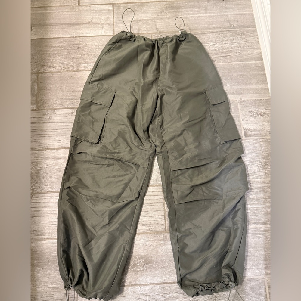Women’s Olive Cargo Pants
